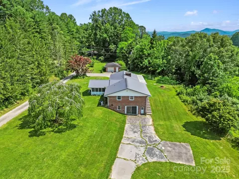 100 Nimitz Dr, Brevard, NC 28712 photo 2