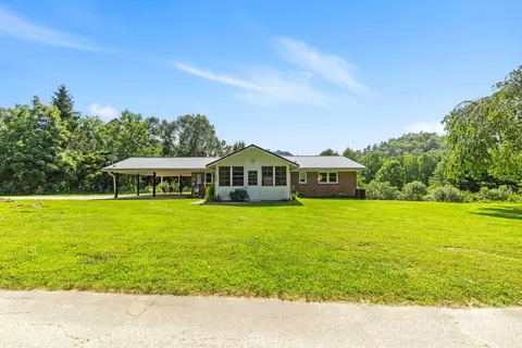 100 Nimitz Dr, Brevard, NC 28712 photo 4