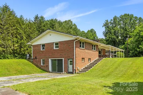 100 Nimitz Dr, Brevard, NC 28712