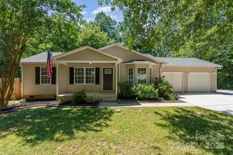 124 Julius Ln, Mooresville, NC 28117