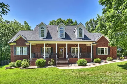 6309 Chamar Cir, Kannapolis, NC 28081