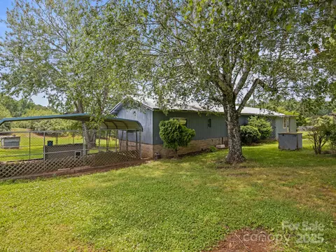 70 John Delk Rd, Hendersonville, NC 28792