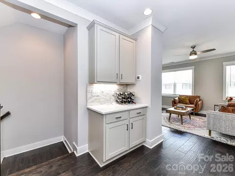Entry Way - 1116 E 36th St, Charlotte, NC 28205 photo 1 of 2