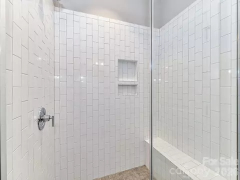 Bath - 1116 E 36th St, Charlotte, NC 28205 photo 2 of 5