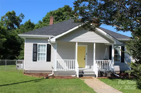 201 Park Ave, Mount Holly, NC 28120