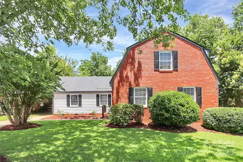 3909 Woodbriar Trl, Charlotte, NC 28205