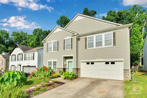 2926 Royal Fern Ln, Charlotte, NC 28215