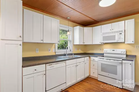 Kitchen - 320 Ackert Ave, Salisbury, NC 28144 photo 2 of 3
