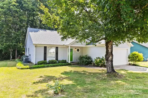 3004 Walsingham Ct, Matthews, NC 28105
