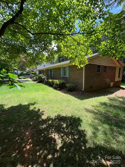 2300 Lakeview 10 Cir #10, Matthews, NC 28105