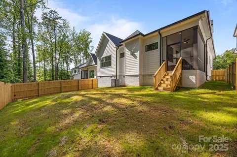 3945 Plainview Rd, Charlotte, NC 28208 photo 11