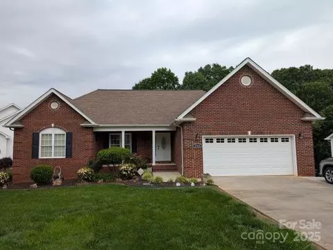 1764 Pipers Ridge Nw Cir NW, Conover, NC 28613