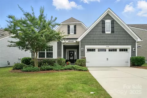 10120 Berkeley Castle Dr, Charlotte, NC 28273