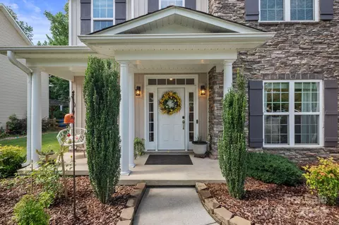 137 Branchview Dr, Mooresville, NC 28115