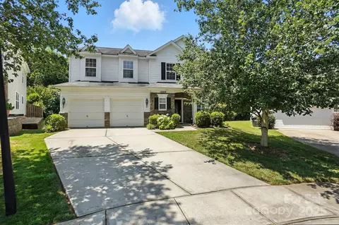 15508 Normans Landing Dr, Charlotte, NC 28273