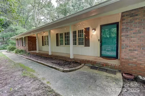 8 Mayfair Dr, Candler, NC 28715