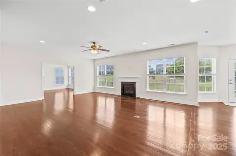 586 Brookhaven Dr, Fort Mill, SC 29708 photo 11