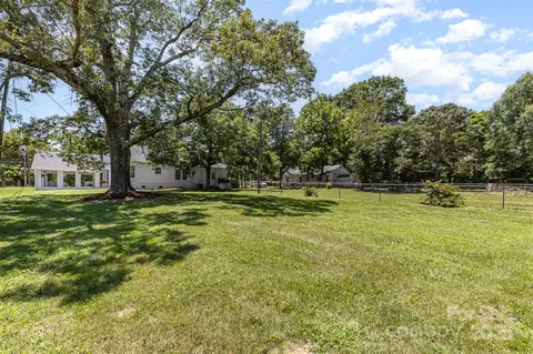 Exterior - 309 E Main St, Lattimore, NC 28089 photo 3 of 7