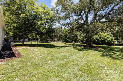 Exterior - 309 E Main St, Lattimore, NC 28089 photo 4 of 7
