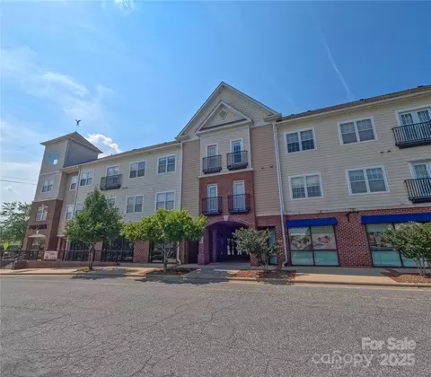 1410 4th Street Nw 303 Dr NW #303, Hickory, NC 28601