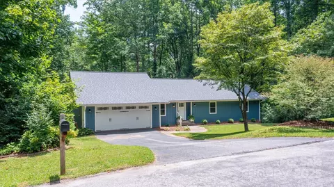 104 Britton Ave, Hendersonville, NC 28791