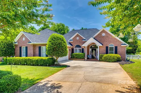 2289 Veery Ln, Rock Hill, SC 29732