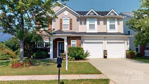 6313 Woodland Commons Dr, Charlotte, NC 28269