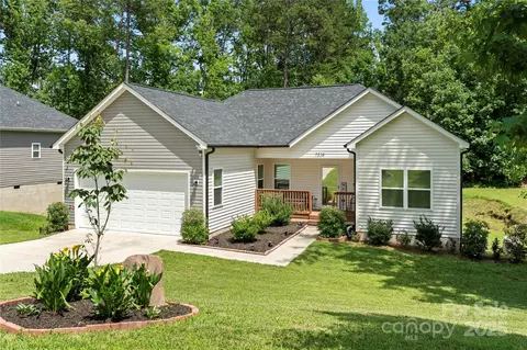 7516 Ohara St, Huntersville, NC 28078