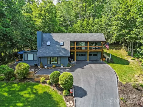 2440 W Cumming Woods Ln, Hendersonville, NC 28739