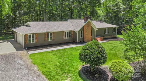 1556 Stanley Lucia Rd, Mount Holly, NC 28120
