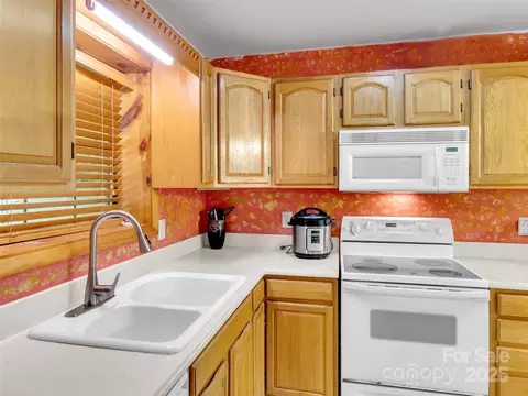 57 Copperhead Cv, Sylva, NC 28779 photo 6