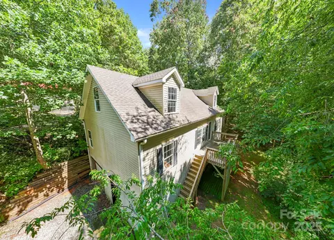 99 Indian Hill Dr, Leicester, NC 28748