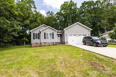 Exterior - 1005 8th Sw Ave SW, Conover, NC 28613 photo 4 of 7