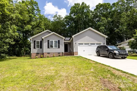 Exterior - 1005 8th Sw Ave SW, Conover, NC 28613 photo 3 of 7