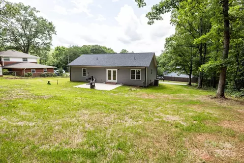 Exterior - 1005 8th Sw Ave SW, Conover, NC 28613 photo 6 of 7