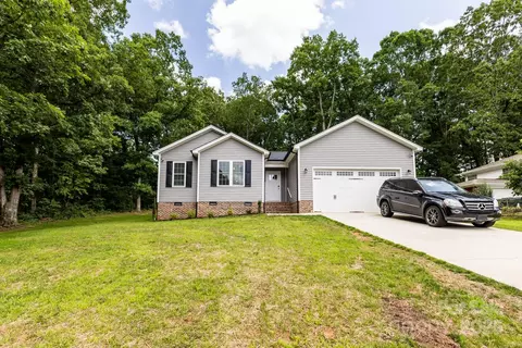 Exterior - 1005 8th Sw Ave SW, Conover, NC 28613 photo 2 of 7