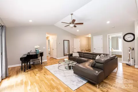 Living - 1005 8th Sw Ave SW, Conover, NC 28613 photo 3 of 5