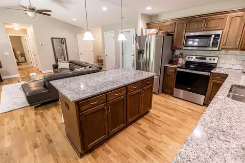 Kitchen - 1005 8th Sw Ave SW, Conover, NC 28613 photo 2 of 4