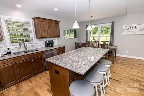 Kitchen - 1005 8th Sw Ave SW, Conover, NC 28613 photo 4 of 4