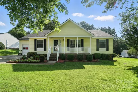 8529 Indian Summer Trl, Harrisburg, NC 28075