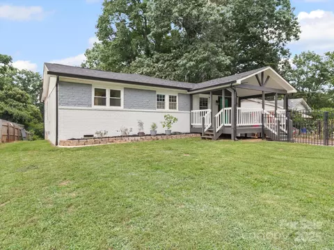 430 Edgegreen Dr, Charlotte, NC 28217
