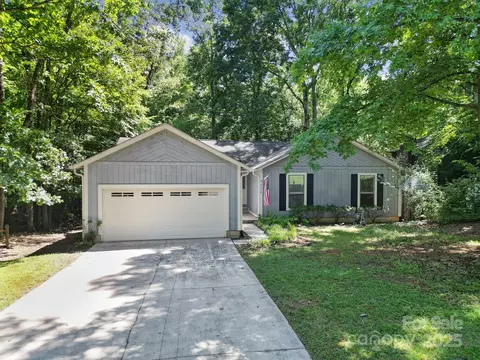 8416 Rittenhouse Cir, Charlotte, NC 28270