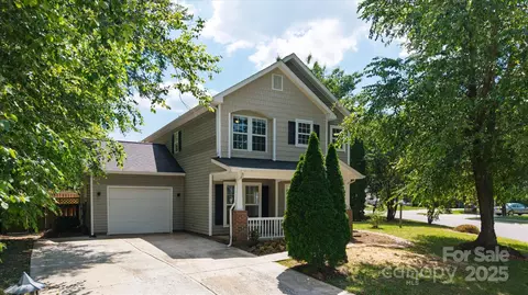 8343 Highlander Ct, Charlotte, NC 28269