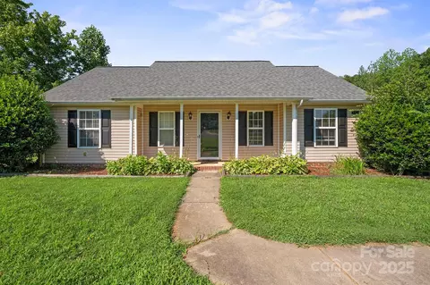 121 Gilcrest Ln, Troutman, NC 28166