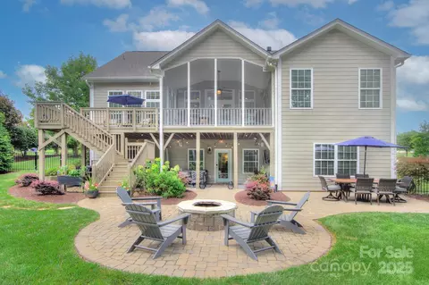 6326 Jepson Ct, Charlotte, NC 28214