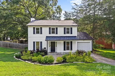 11401 Lone Star Cir, Charlotte, NC 28226