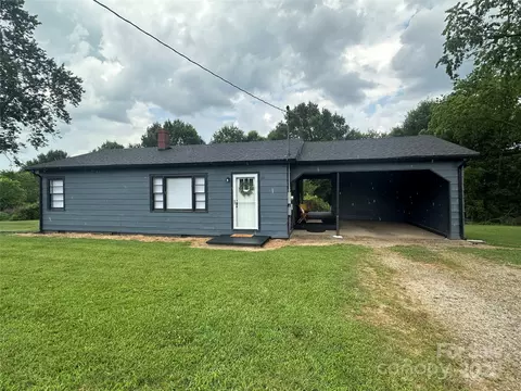 60 White Oaks Dr, Taylorsville, NC 28681