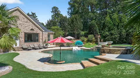 3981 Spinnaker Pl, Denver, NC 28037