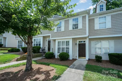 7518 Silver Arrow Dr, Charlotte, NC 28273