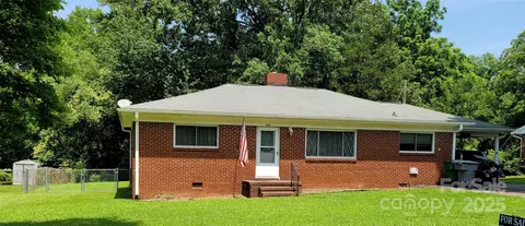 1512 Thompson Ave, Charlotte, NC 28216